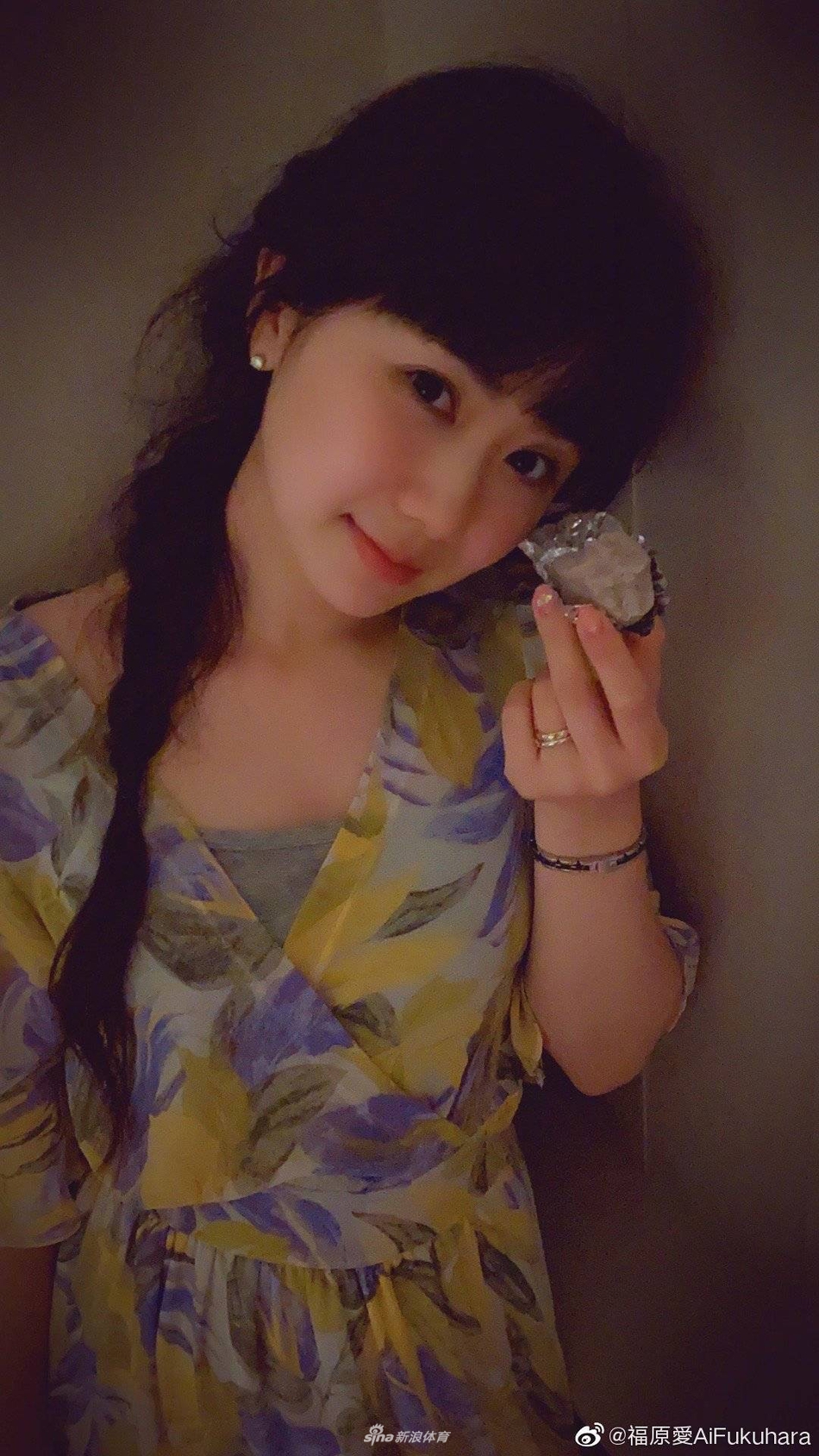 男友视角的福原爱满满少女感 嘟嘴卖萌太可爱了