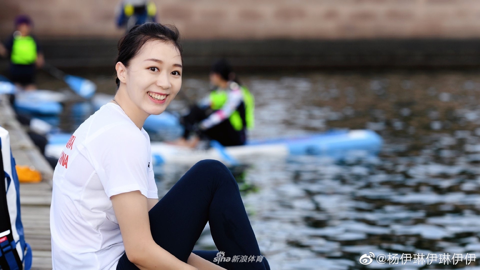 奥运冠军杨伊琳：桨板瑜伽了解一下