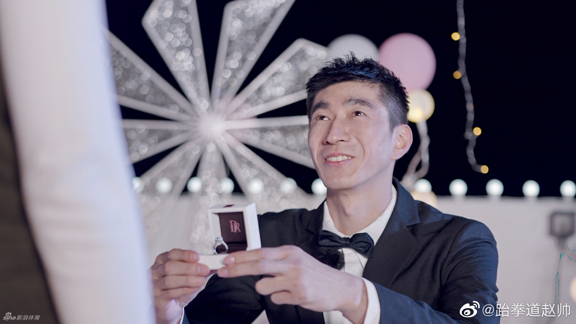 奥运冠军赵帅向队友郑姝音求婚成功