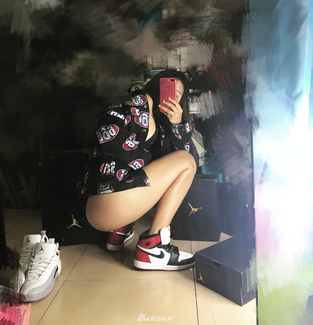 喜爱篮球的AJ girl！想和她一起打球吗