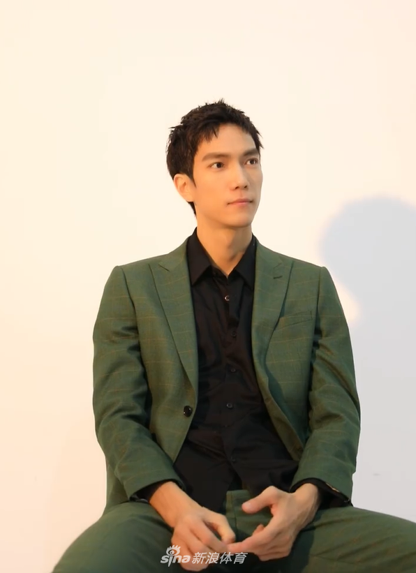 有型！国家田径队队员王宇晒帅照