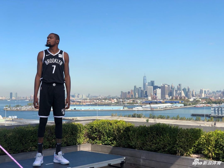 保罗召集詹皇杜兰特库里等超巨开电话会议 集体希望NBA复赛