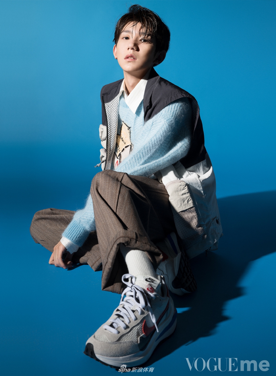 王源运动系时尚大片曝光 街头风造型阳光帅气活力足