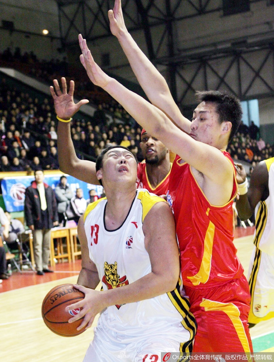 网红教练王晗爆火 球员时代的“胖胖虎”