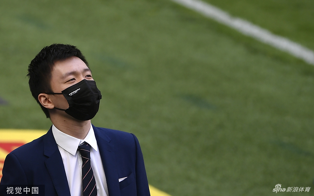 荣耀时刻！国米时隔11年再捧意甲冠军奖杯