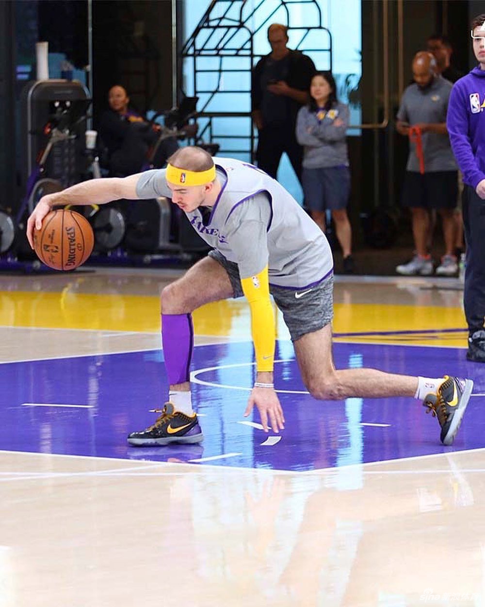 NBA球员戴发带造型谁最有型 科比姚明詹姆斯你选谁