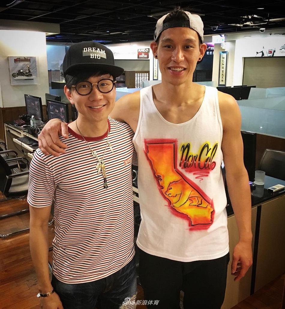 林书豪NBA休赛季的快乐生活