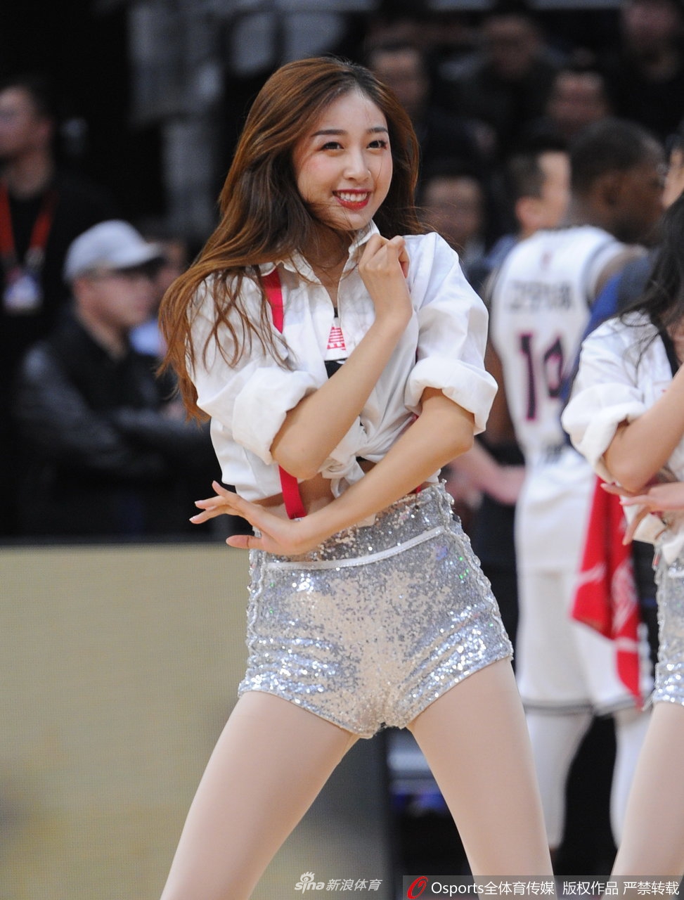 CBA季后赛1/4决赛拉拉队美女热舞2