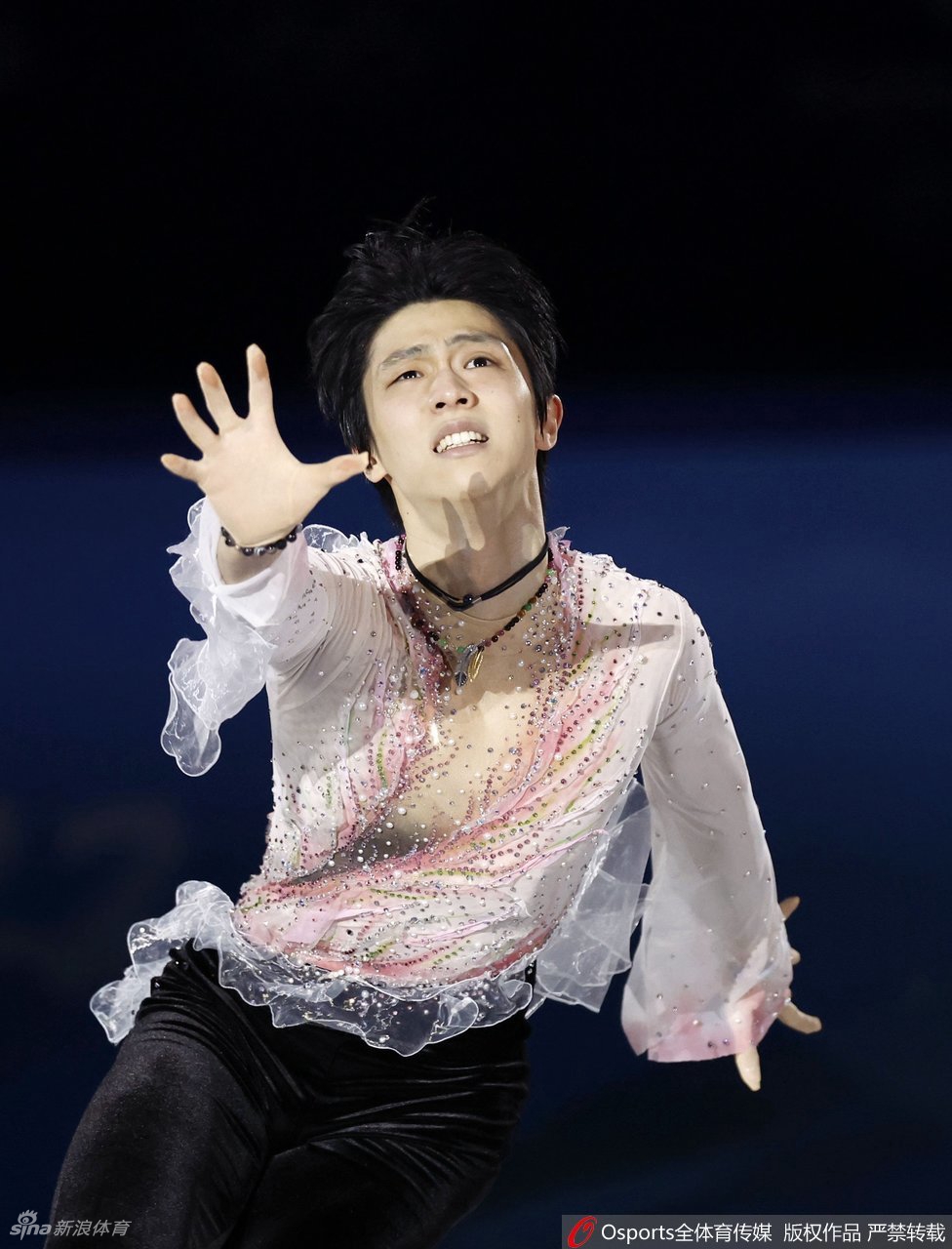 花滑表演赛羽生结弦演绎《春天来了》