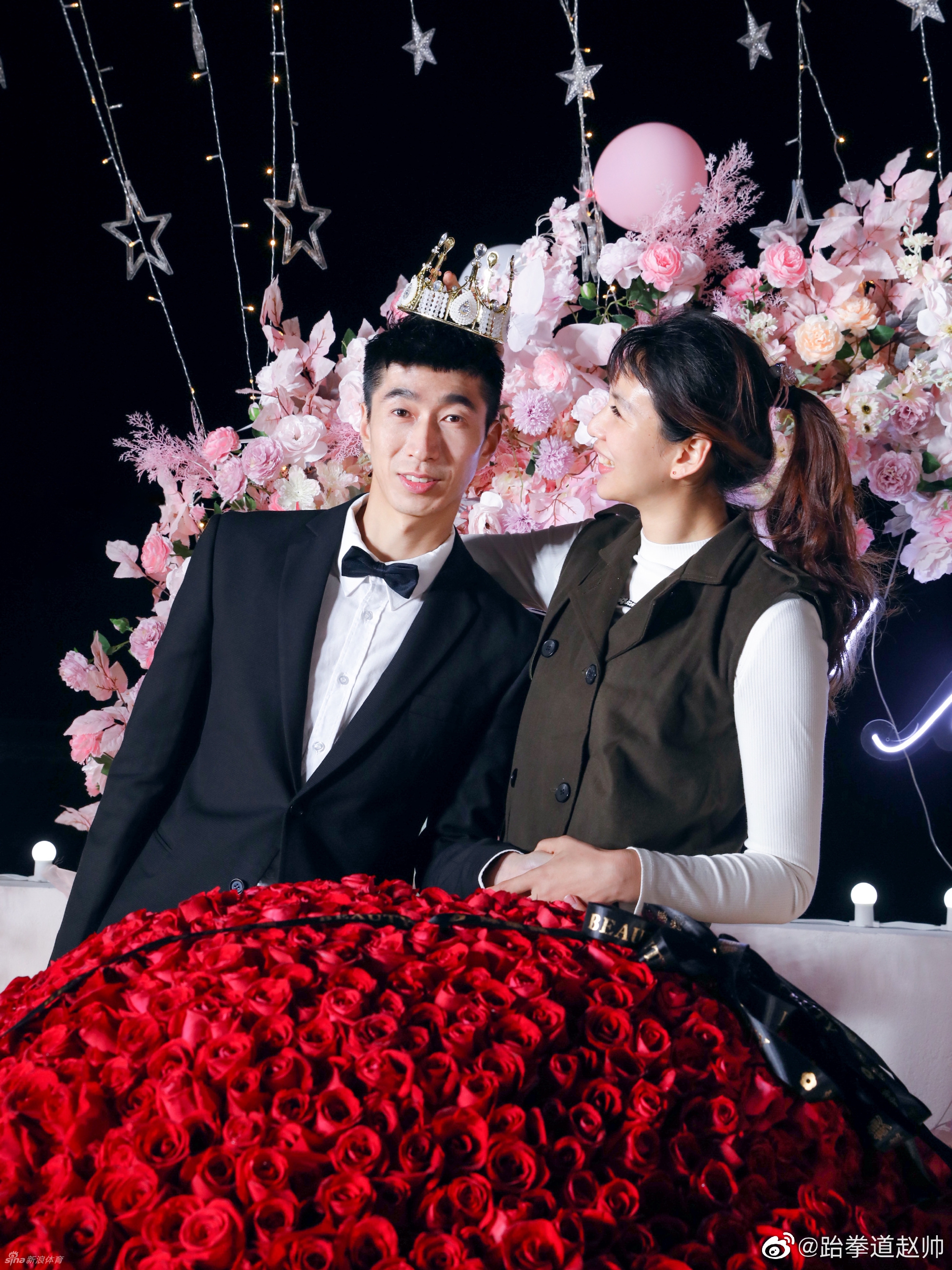 奥运冠军赵帅向队友郑姝音求婚成功