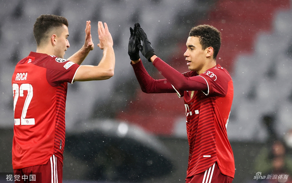 [欧冠]拜仁3-0完胜巴萨 巴萨将战欧联杯