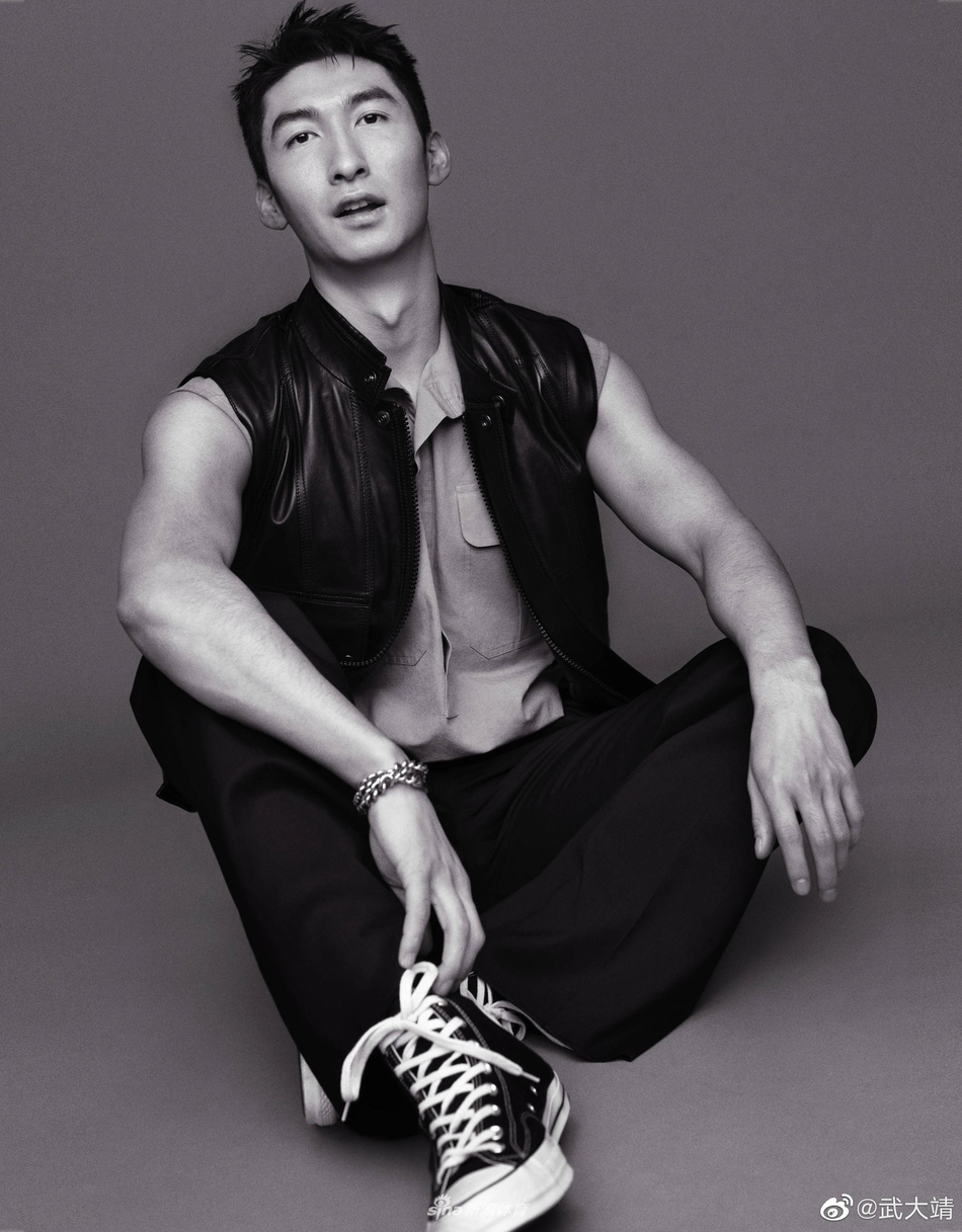 武大靖营业晒运动风帅照 引来粉丝尖叫：太帅了