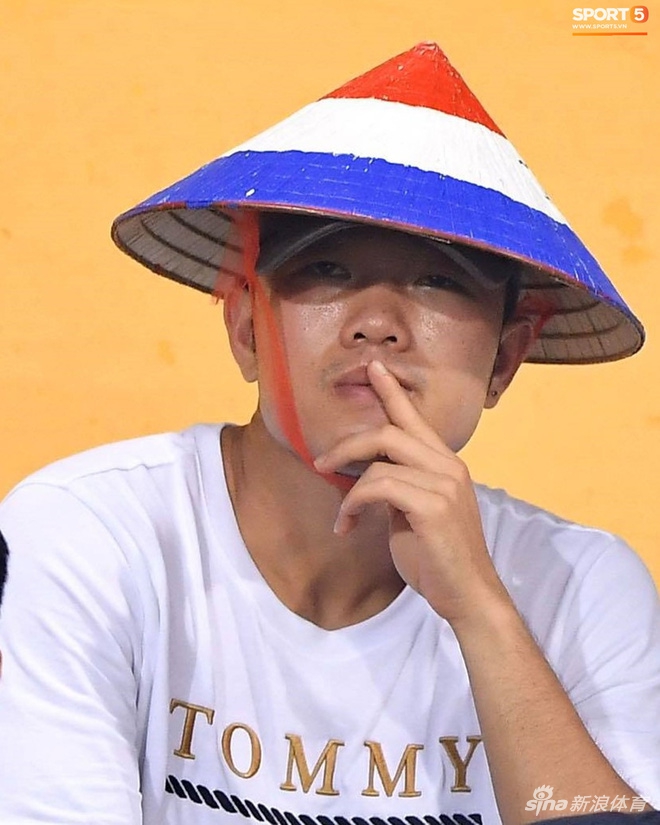 越南足球联赛重启允许球迷回归 戴口罩者寥寥无几