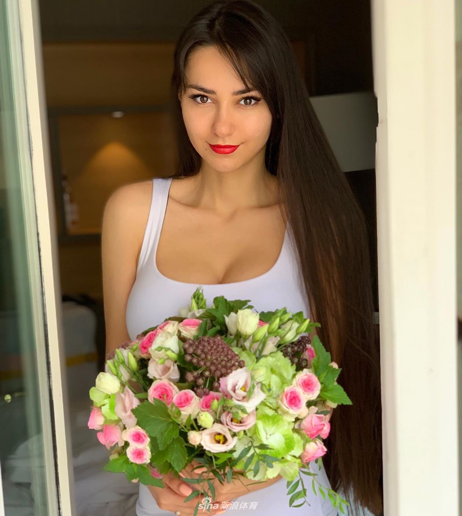 俄罗斯高颜值超模爱健身 大秀好身材