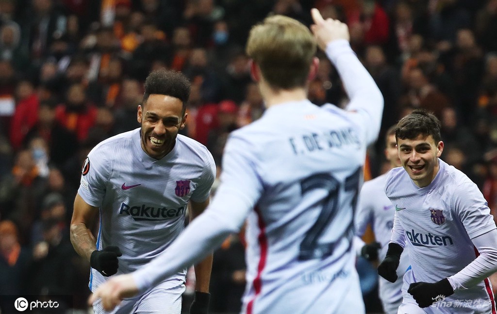 [欧联杯]巴萨2-1加拉塔萨雷 总分2-1晋级