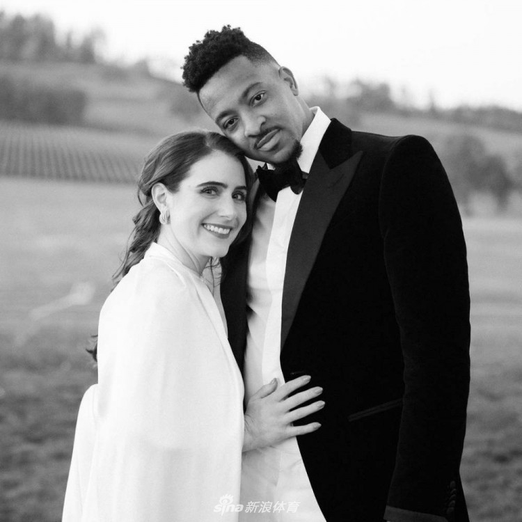 CJ-麦科勒姆晒婚礼现场照片