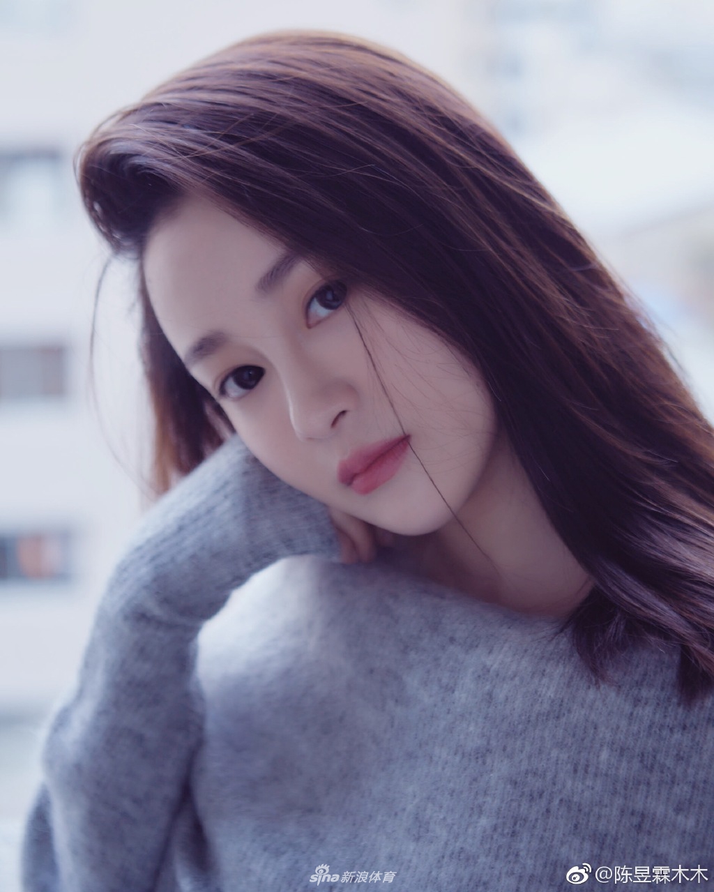 吴秀波包养门女主角Ins被扒 竟是巴萨球迷！