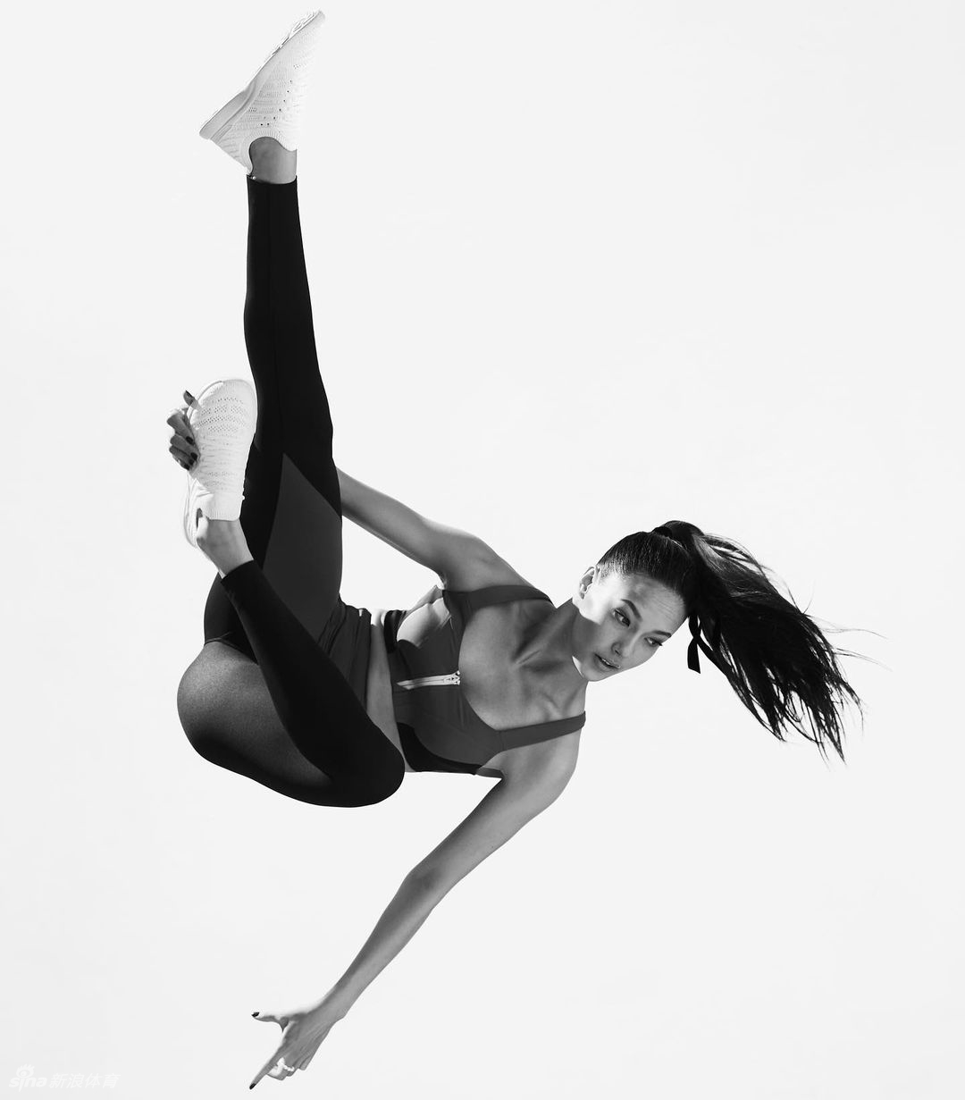 冰雪美女谷爱凌拍运动写真