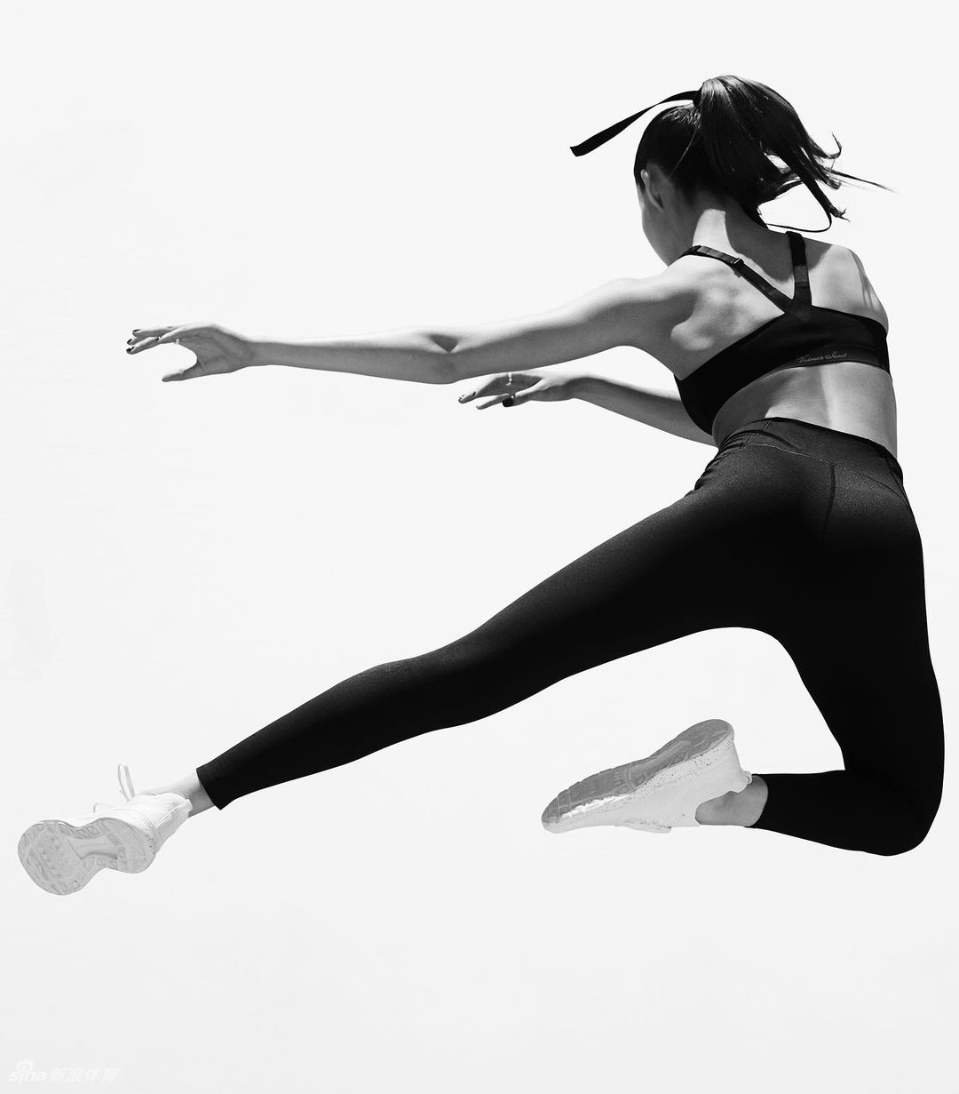 冰雪美女谷爱凌拍运动写真