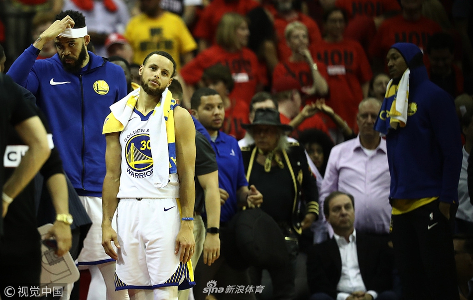 水花变一潭死水 库里汤神手感冷酷到底