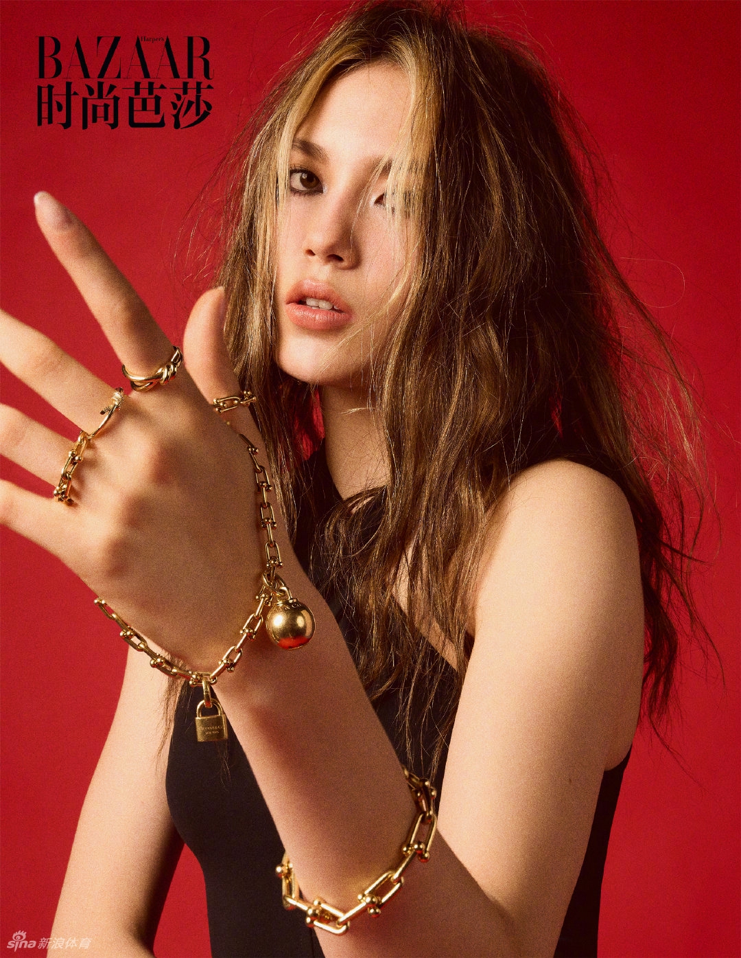 魅力四射！谷爱凌为时尚杂志拍摄封面写真