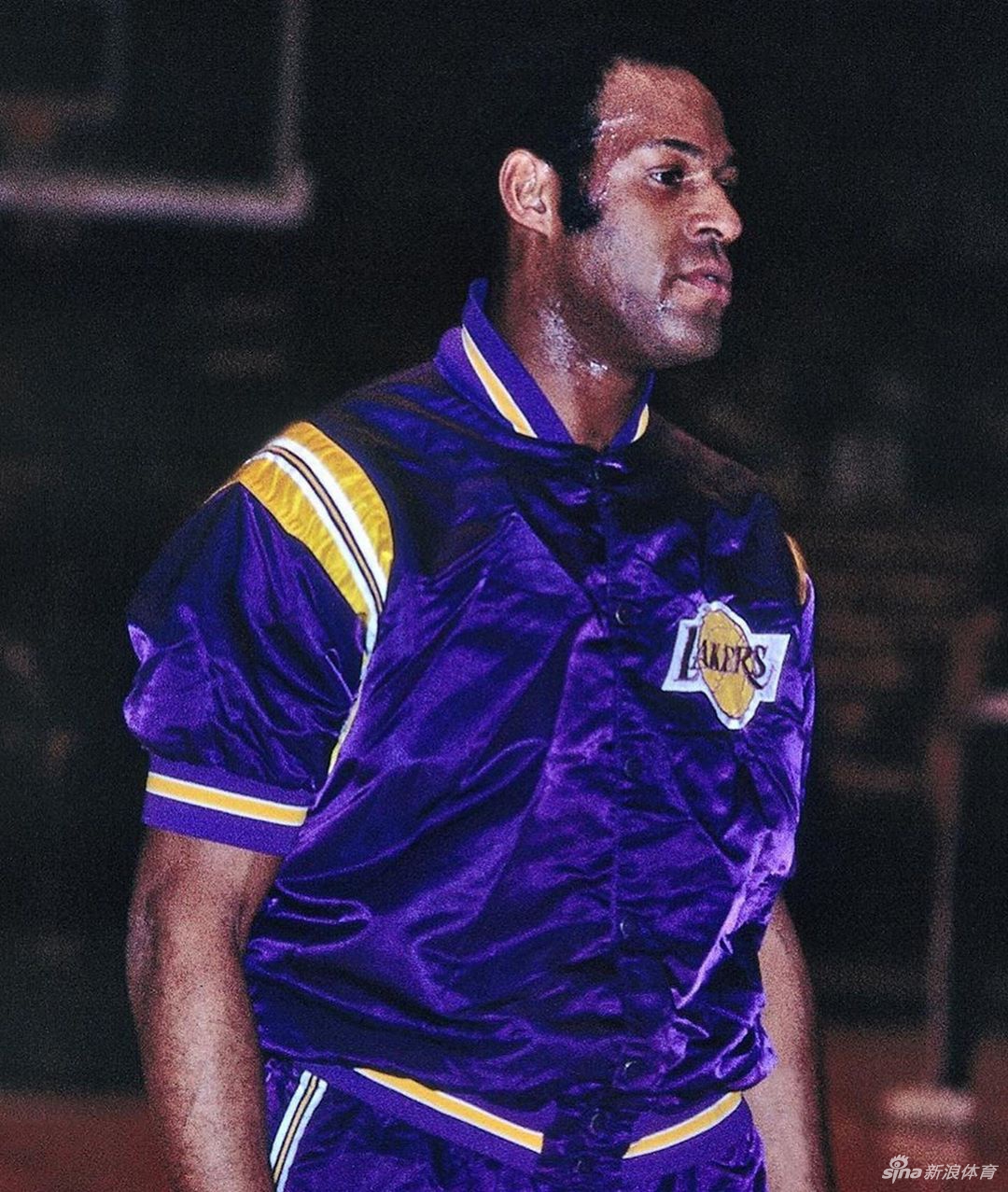 NBA经典出场热身服:霸气红黑公牛 魔术相当时尚