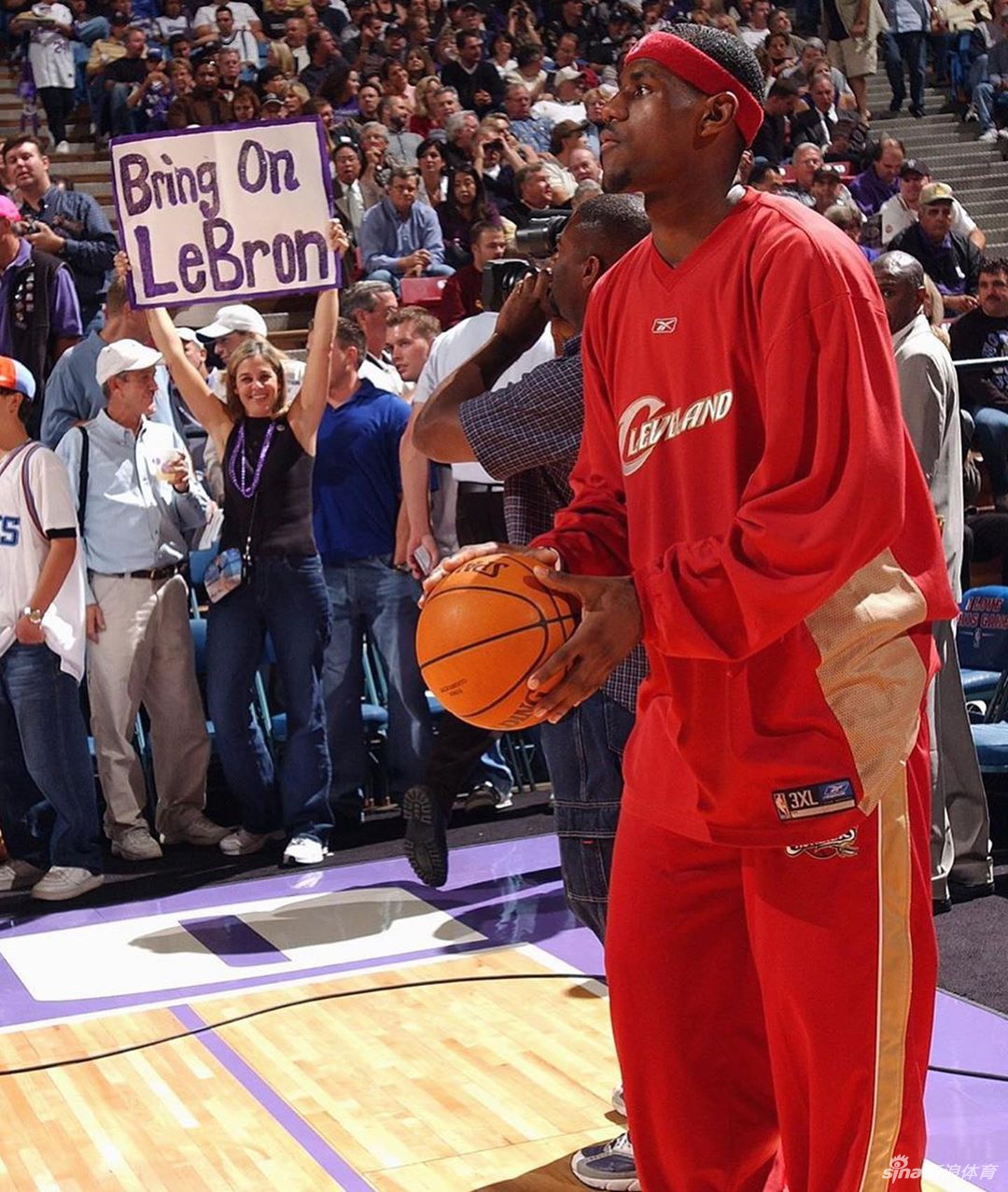 NBA经典出场热身服:霸气红黑公牛 魔术相当时尚