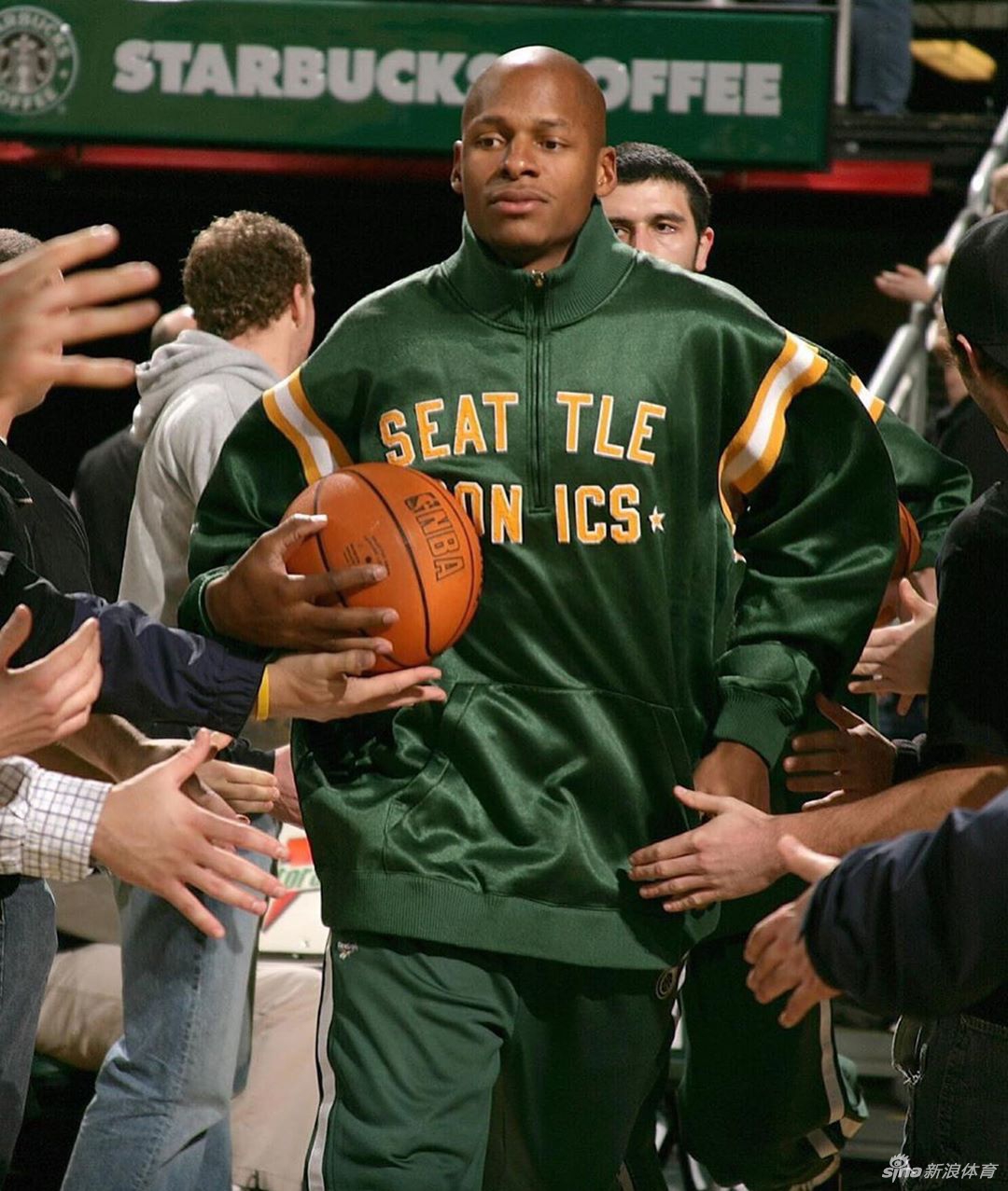 NBA经典出场热身服:霸气红黑公牛 魔术相当时尚