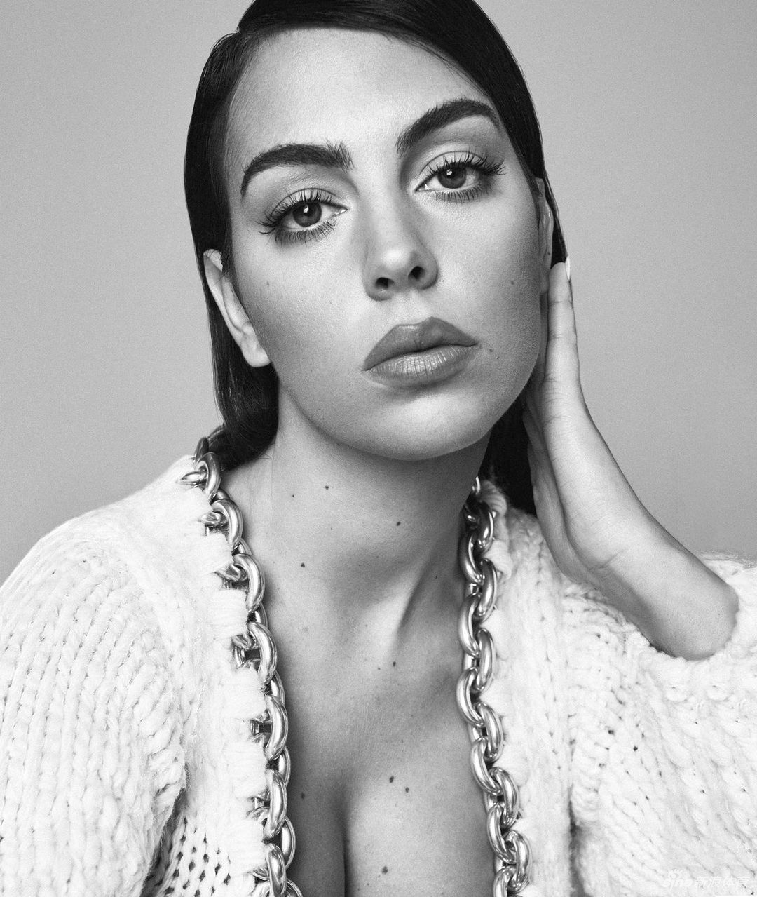 C罗晒与女友乔治娜健身照 感受总裁女友好身材