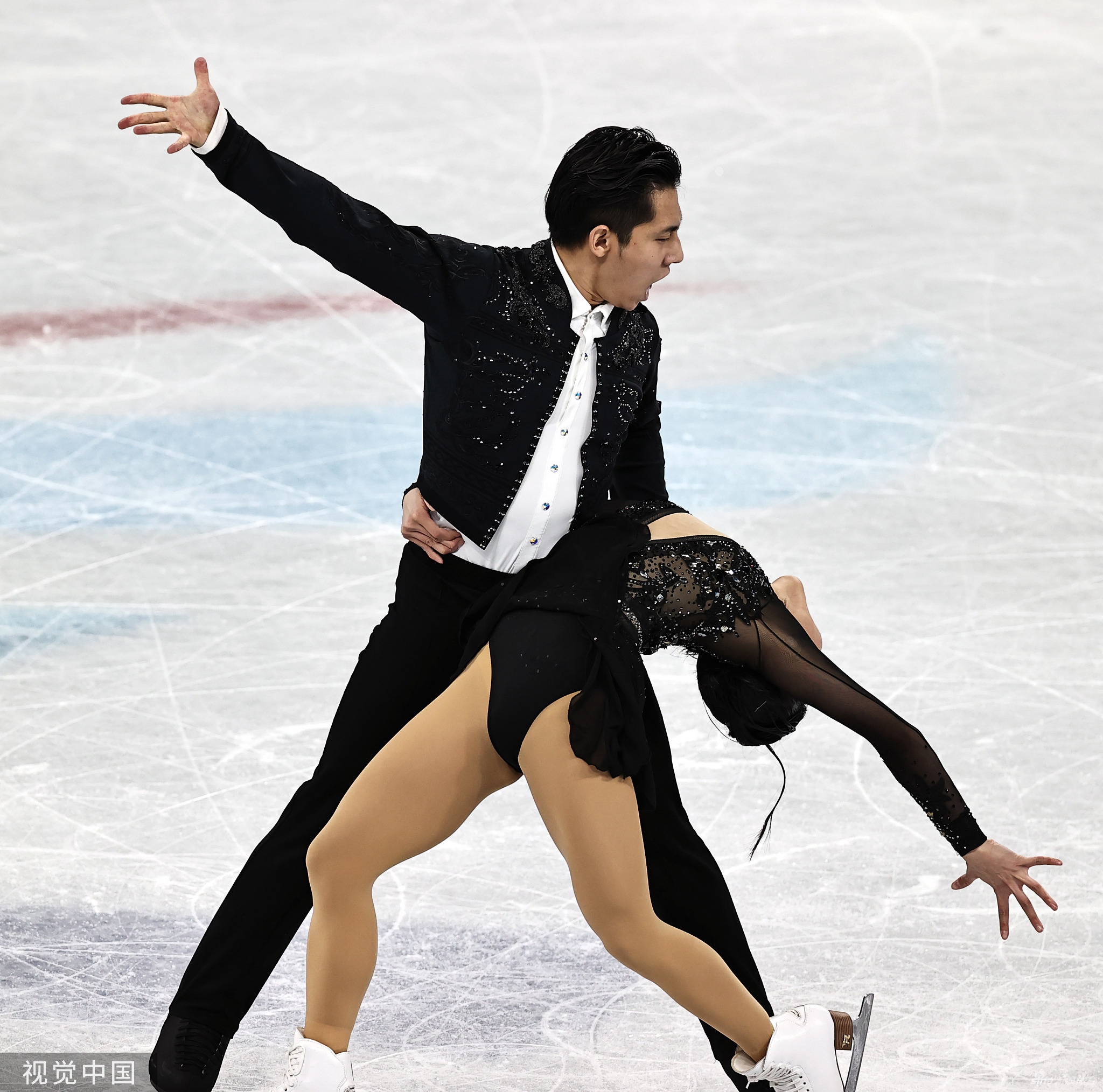 花滑双人短节目韩聪/隋文静排名第一