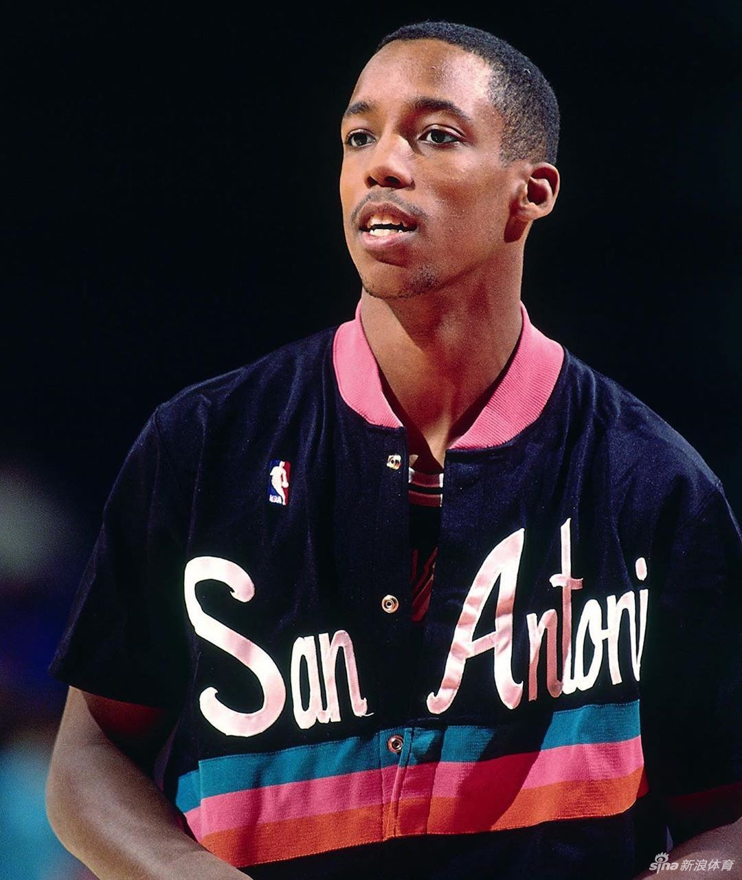 NBA经典出场热身服:霸气红黑公牛 魔术相当时尚