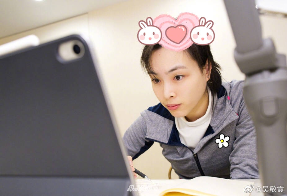 吴敏霞晒“高考准考证”为考生加油