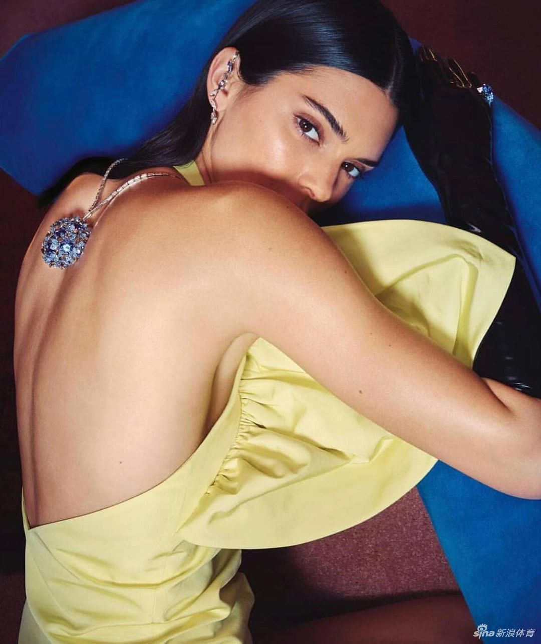 超级网红来了！76人球星西蒙斯女友詹娜杂志写真回顾