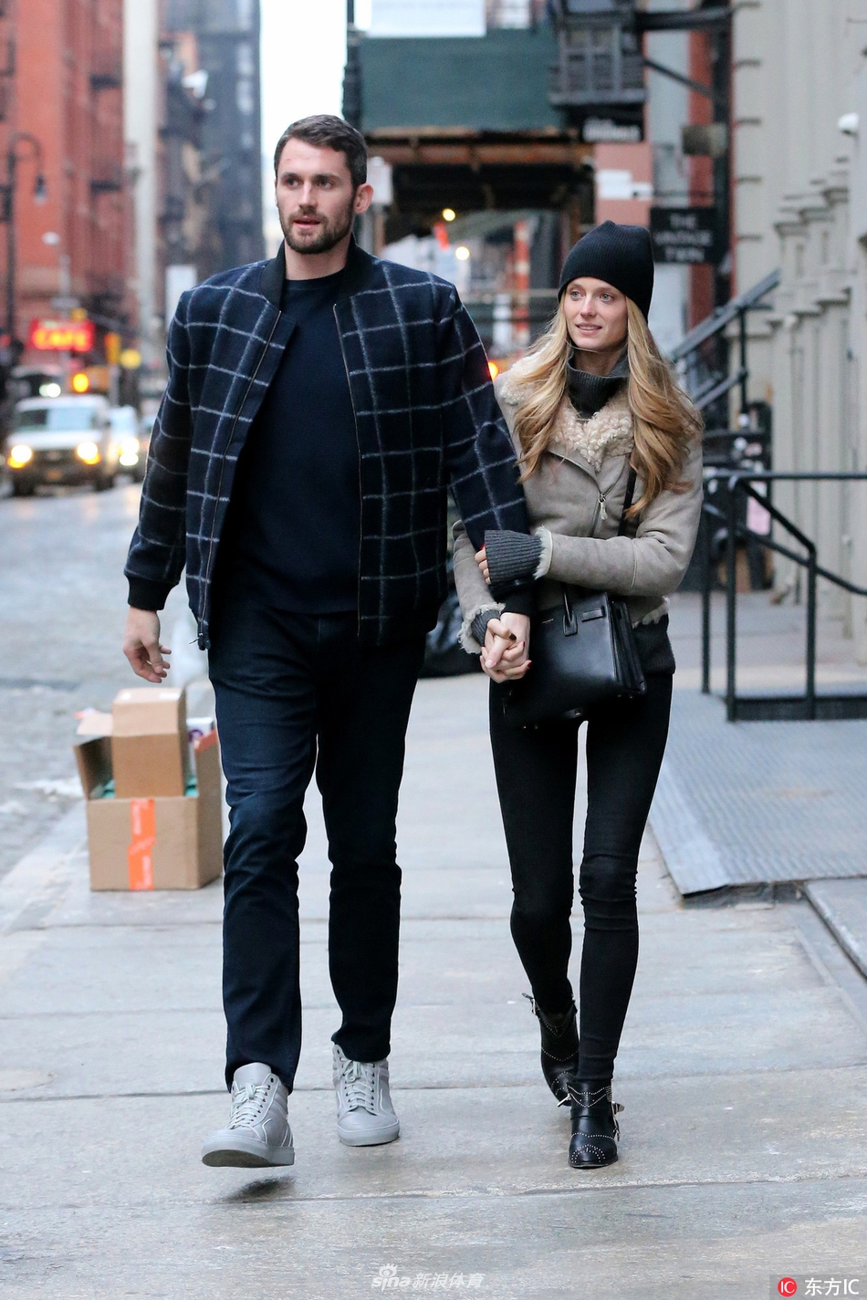 勒夫与前女友凯特-博克