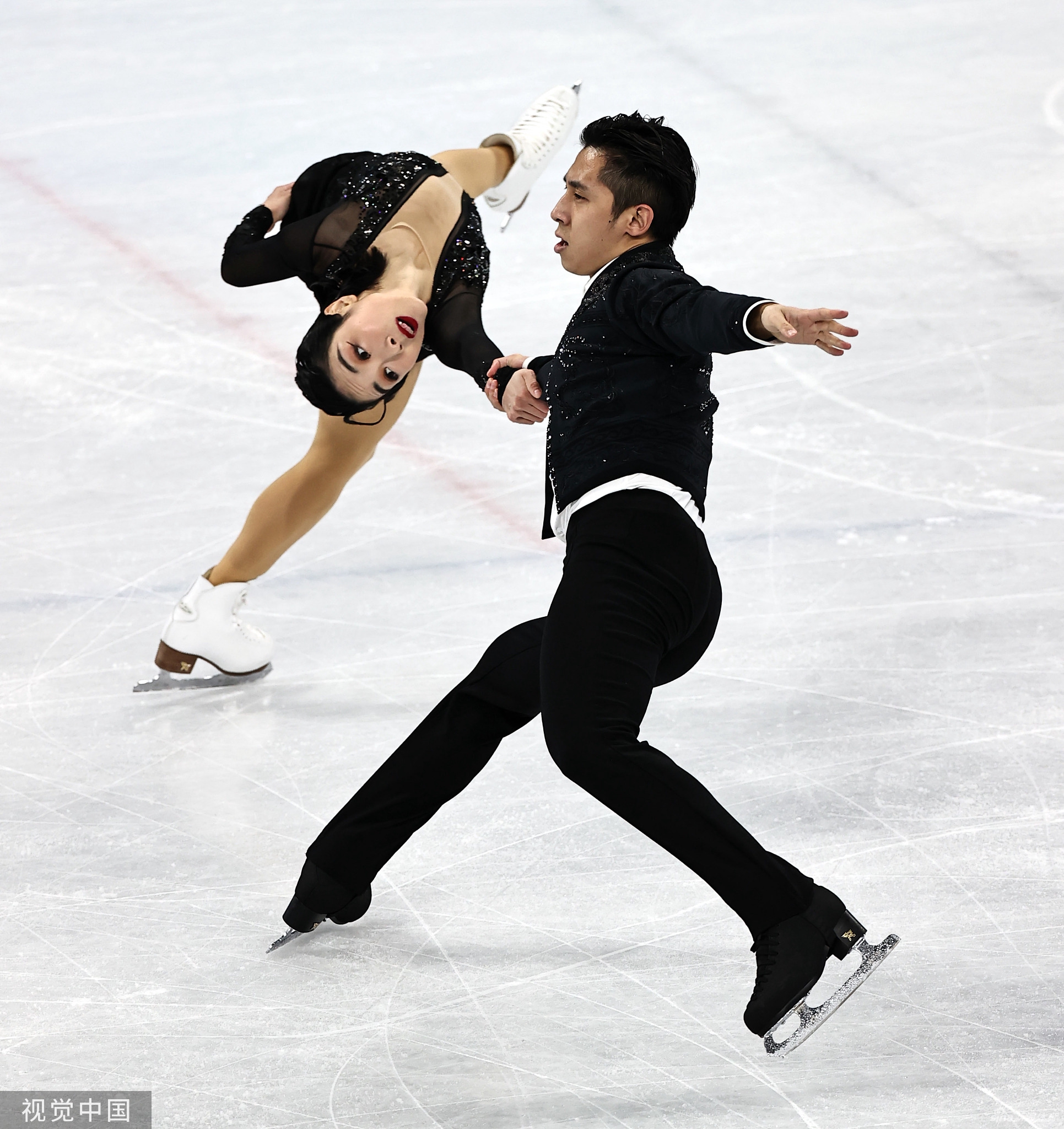 花滑双人短节目韩聪/隋文静排名第一