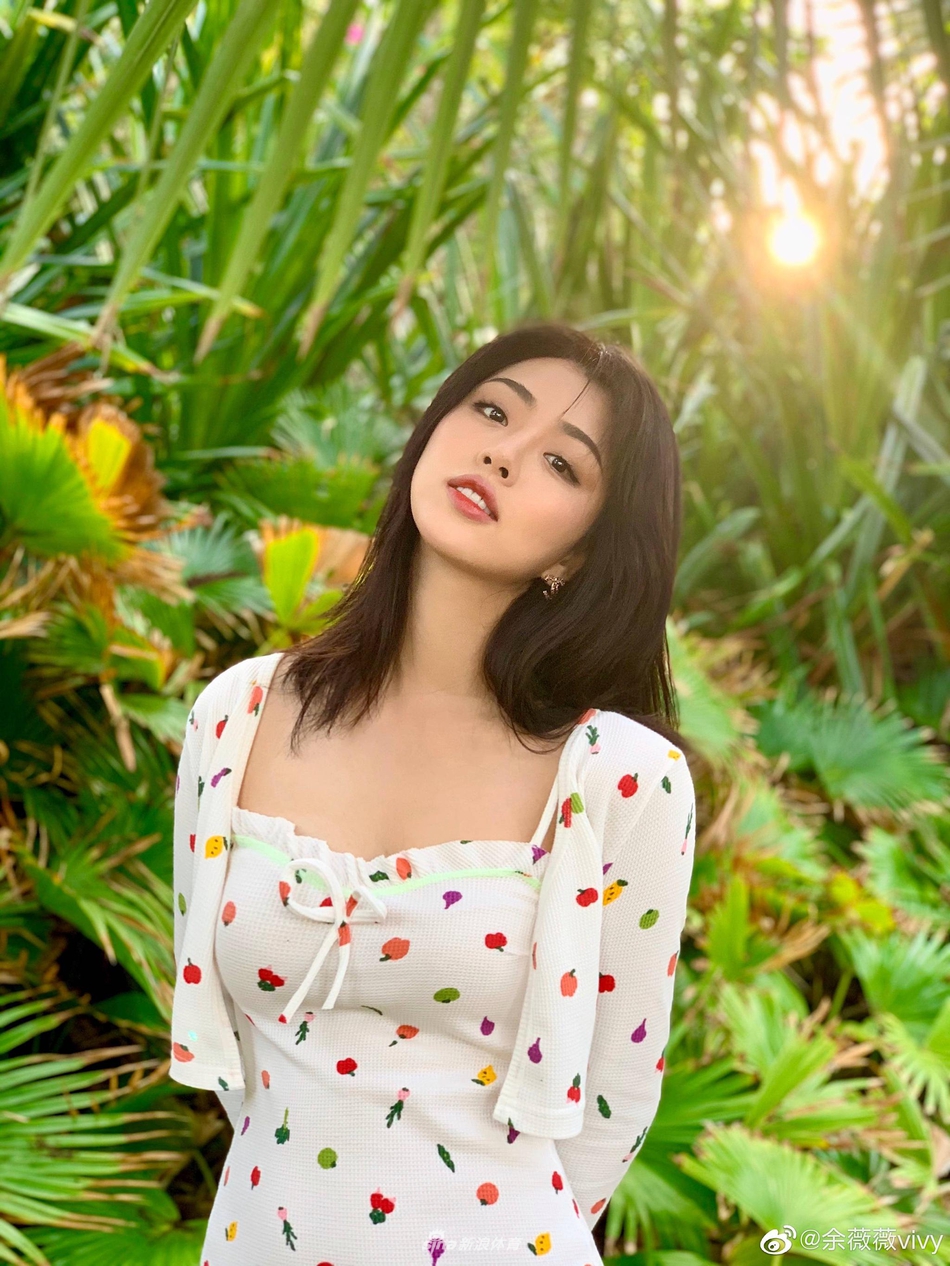 世界小姐余薇薇晒运动美照 大长腿耀眼