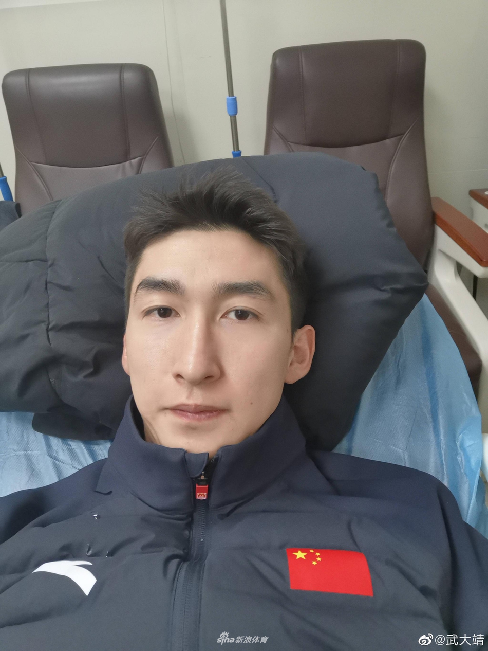 武大靖营业晒运动风帅照 引来粉丝尖叫：太帅了