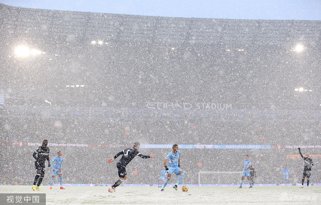 [英超]雪战到底！曼城大雪中2-1战胜西汉姆联