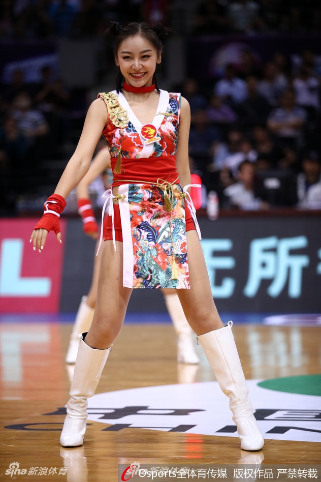 CBA新赛季首轮拉拉队热舞精选