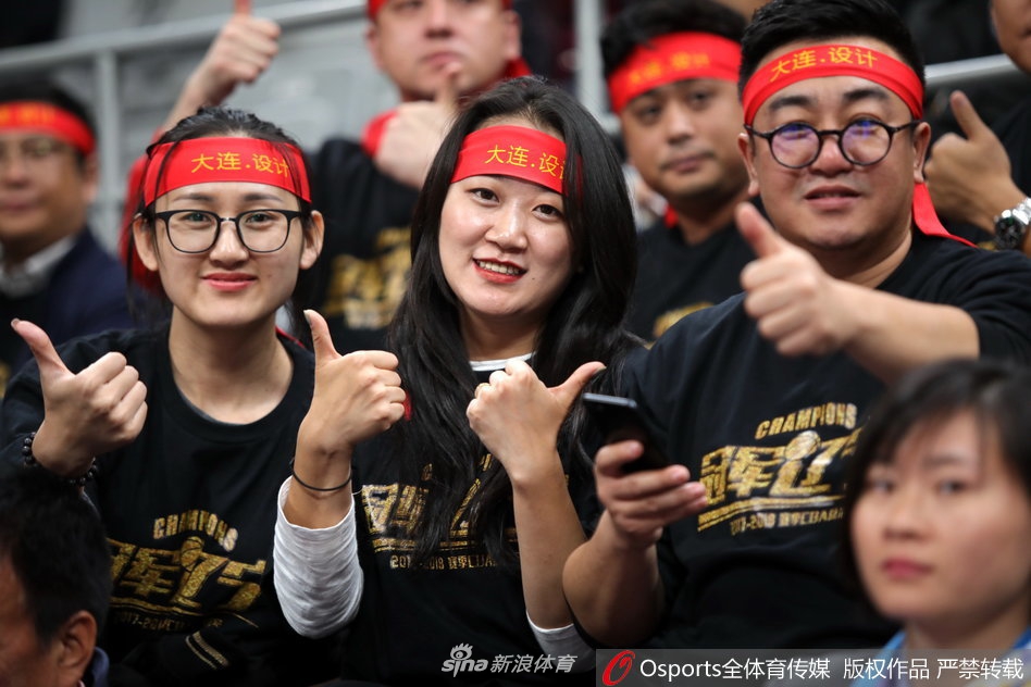 CBA新赛季首轮各地女球迷精选