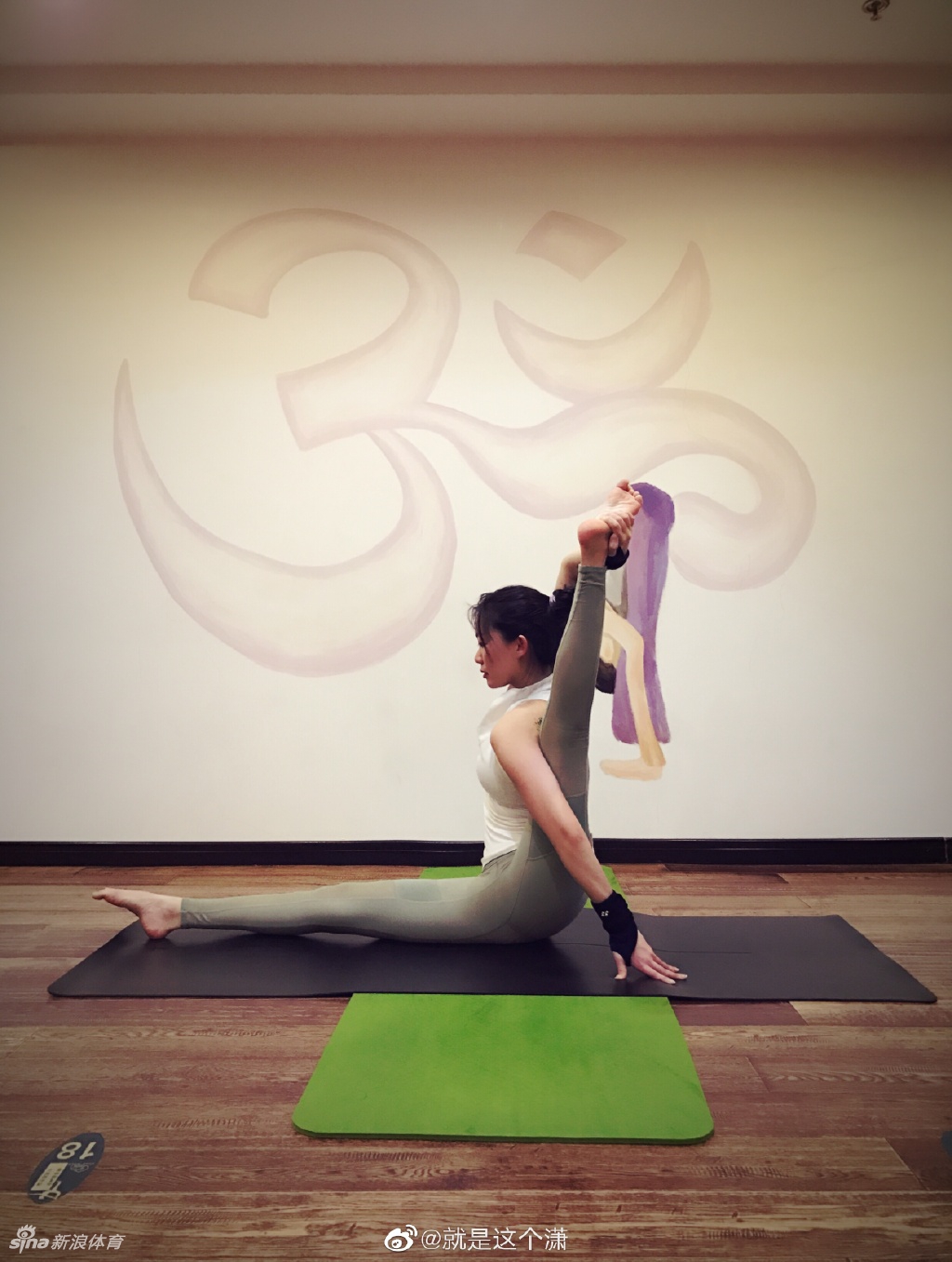 瑜伽美女也是詹蜜小姐姐!她的姿势你学不来