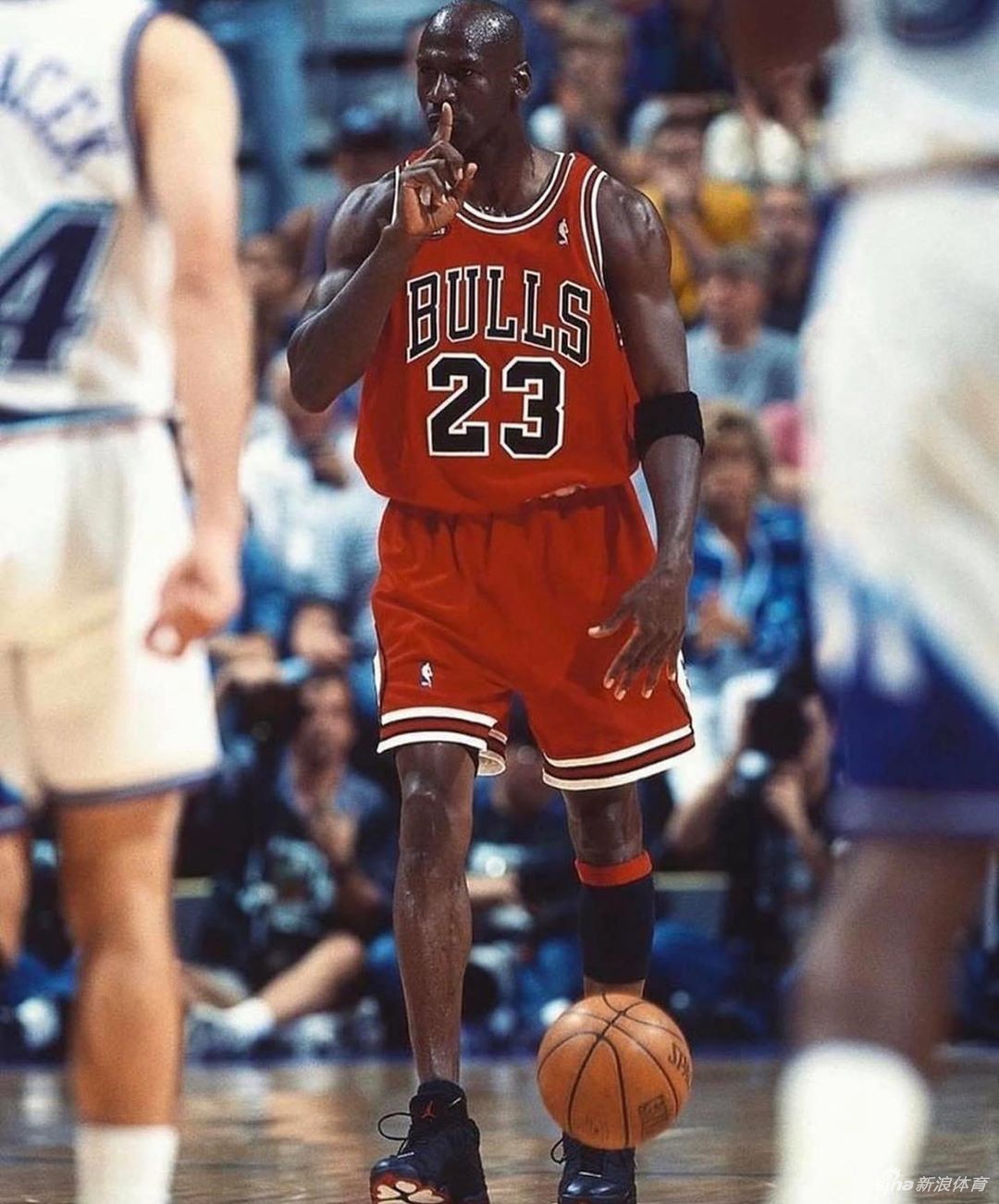 乔丹《最后之舞》海报：公牛王朝谢幕 飞人铸就传奇