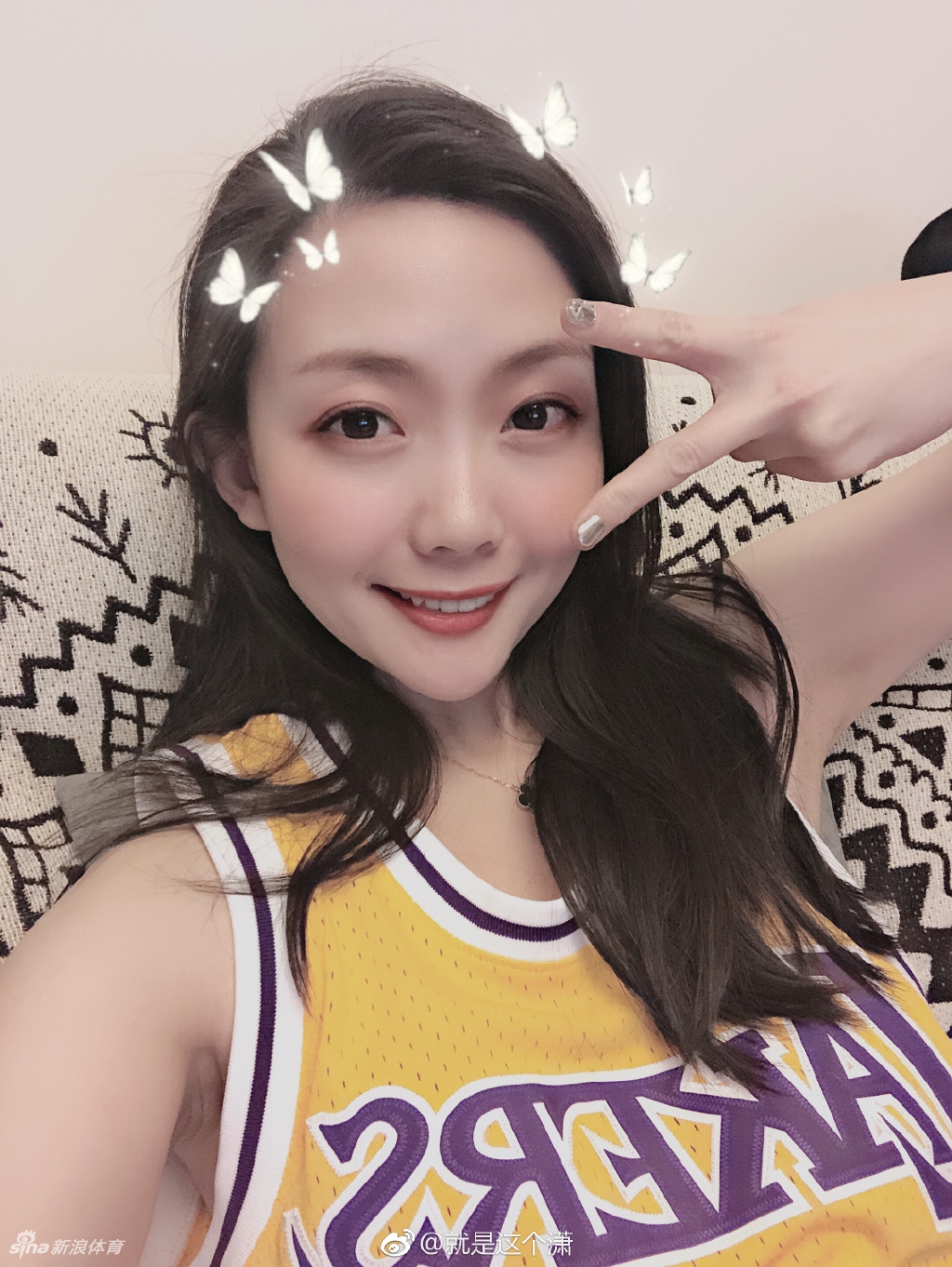 瑜伽美女也是詹蜜小姐姐!她的姿势你学不来