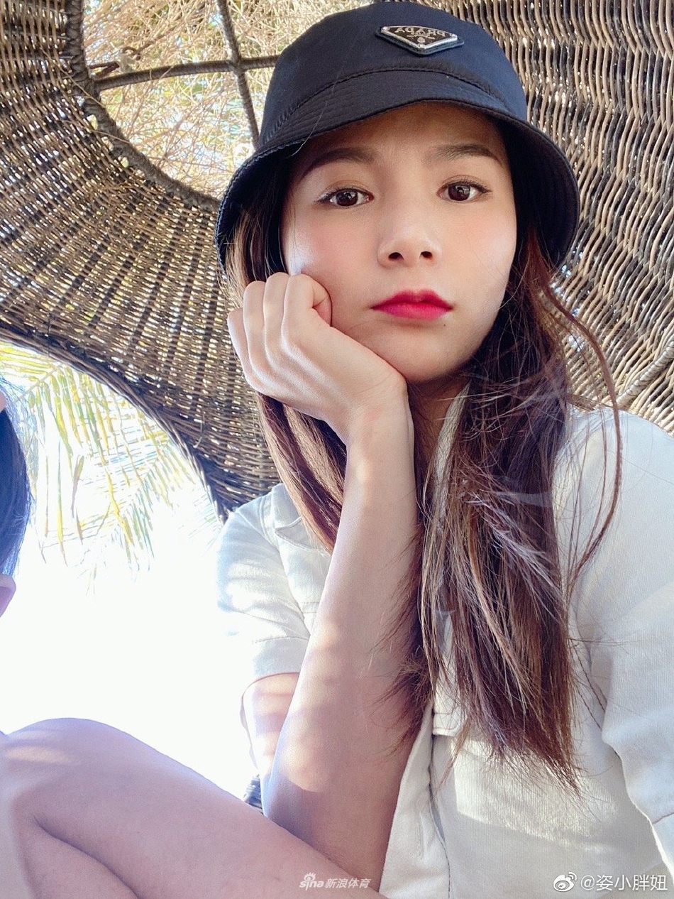 辣妈何姿 活力四射少女感十足