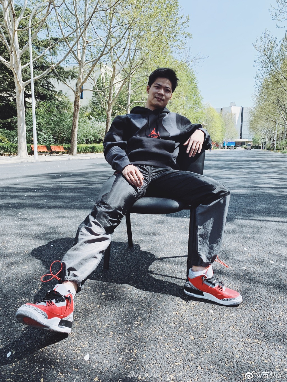 苏炳添示爱林艳芳：爱你不止一点点