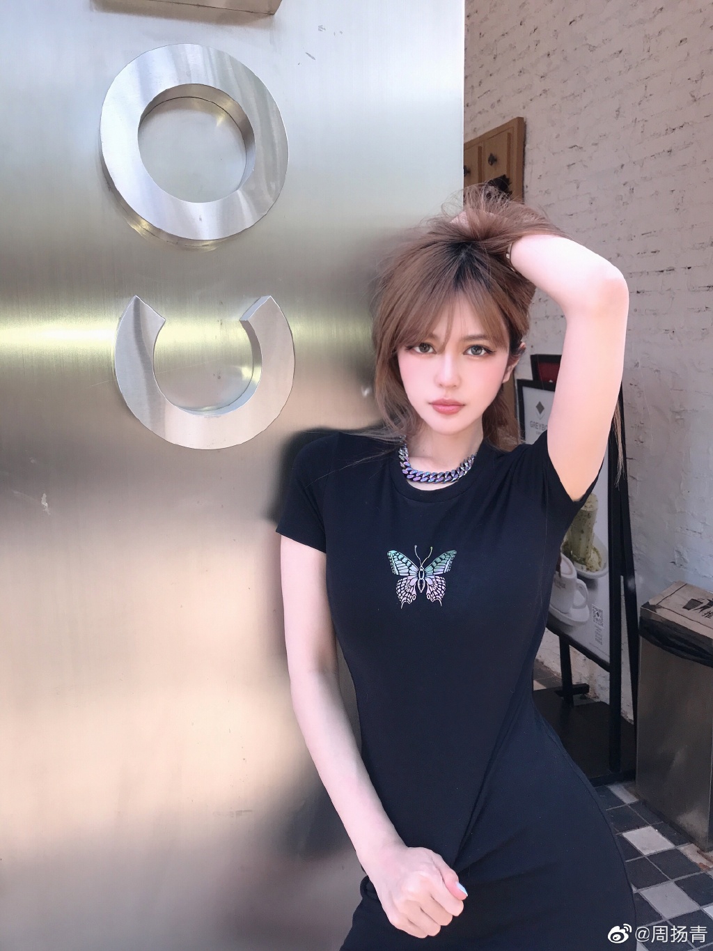 网红周扬青官宣与罗志祥分手 曾坐詹姆斯身边看洛杉矶德比