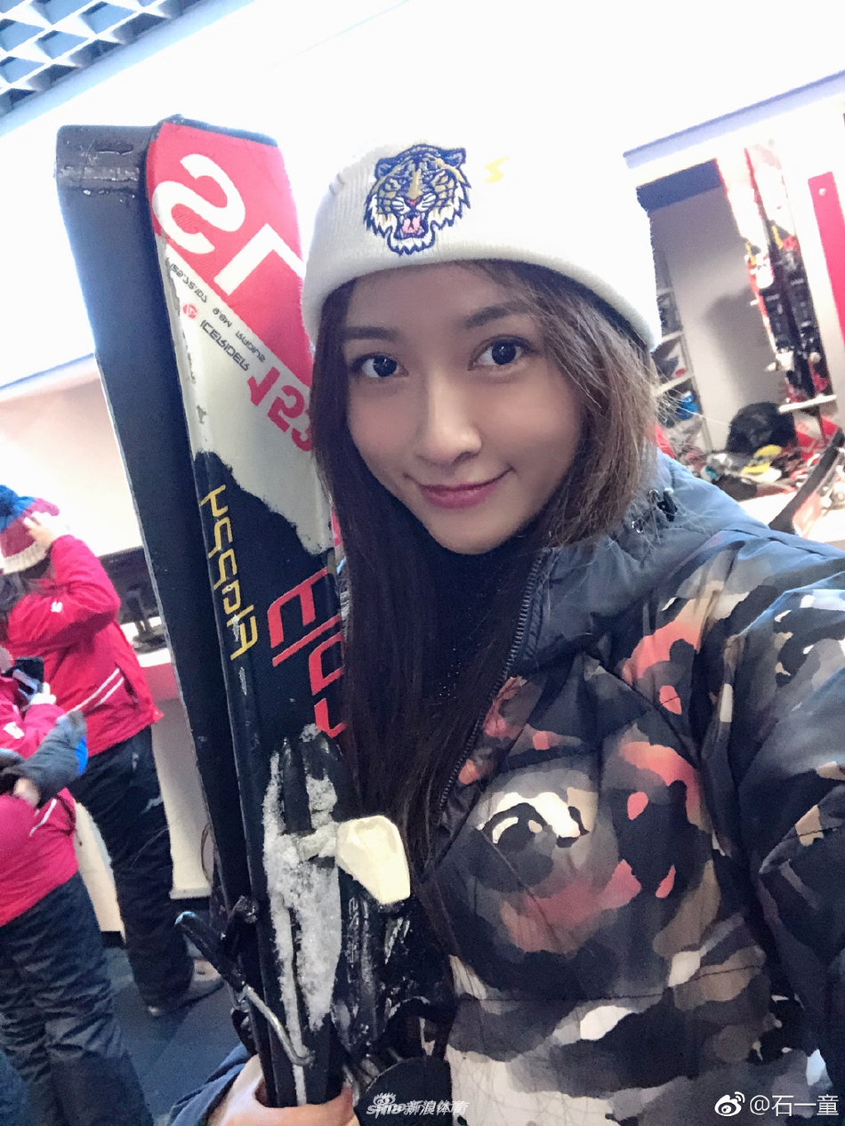 篮球界关晓彤深夜发自拍美图 甜美可人颜值出众