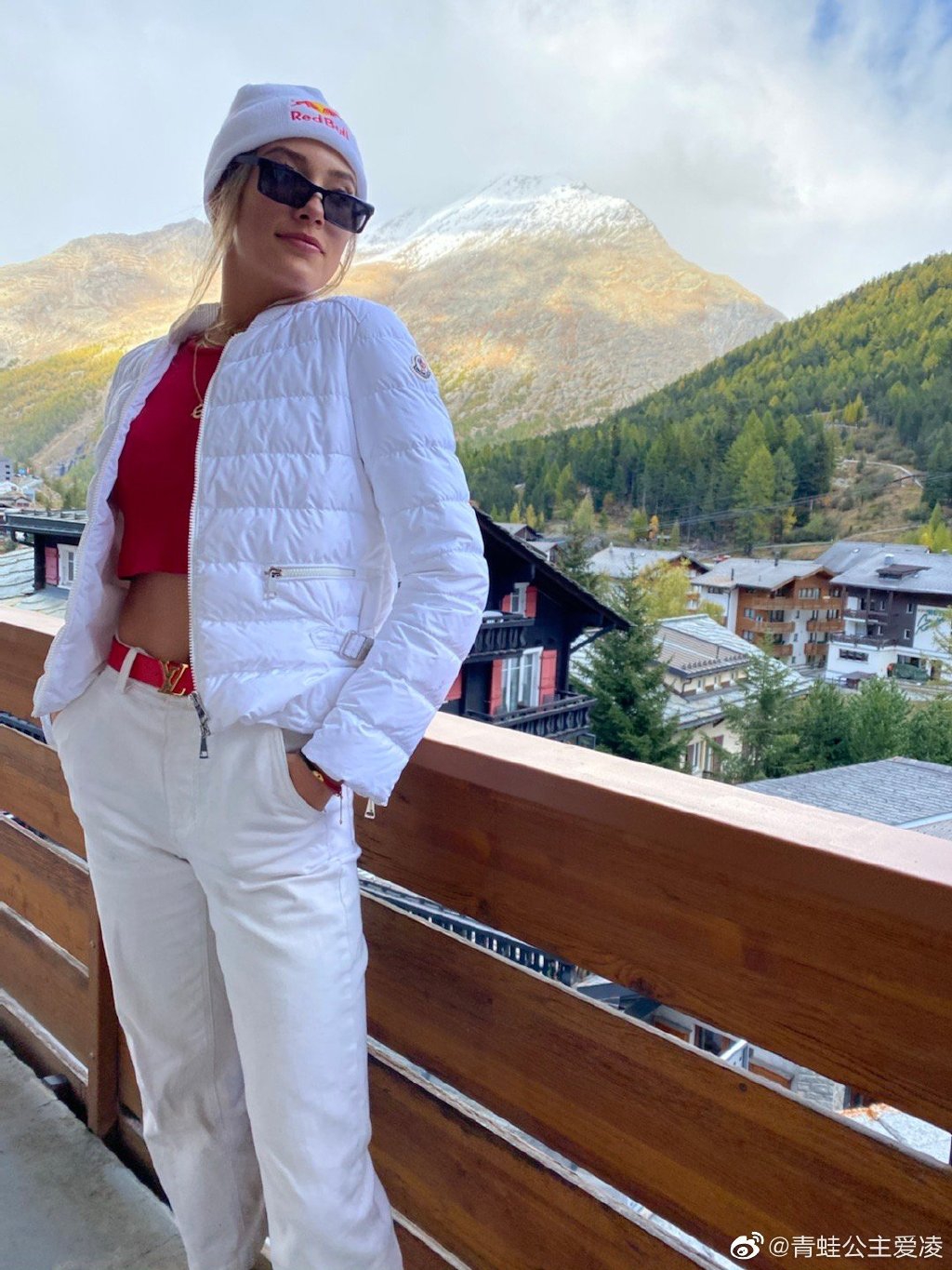 冰雪公主谷爱凌与演员黄觉拍摄时尚写真