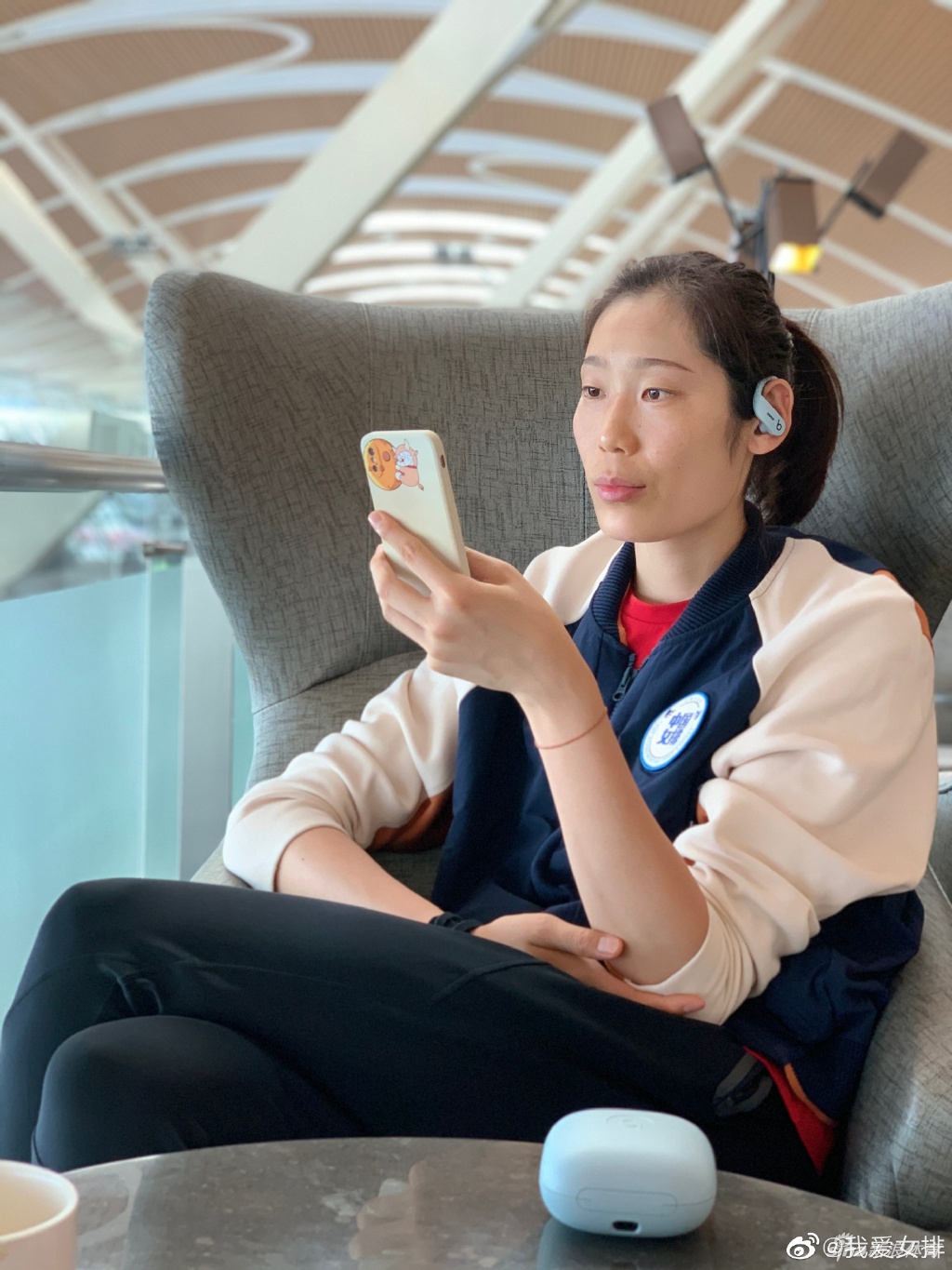 中国女排抵达日本参加测试赛 五一过招日本女排