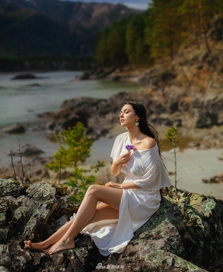 俄罗斯高颜值超模爱健身 大秀好身材